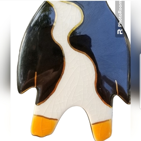 LARGE CERAMIC & HANDGLAZED ENAMEL PENGUIN BROOCH - Picture 4 of 4